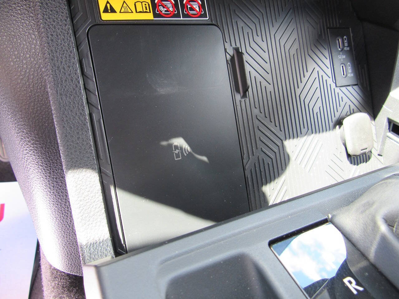 Used 2025 Toyota 4Runner Platinum AWD/4WD image 31