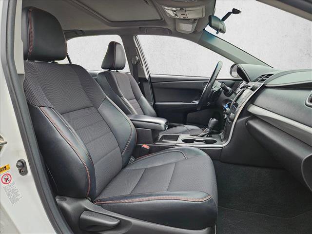 Used 2017 Toyota Camry SE w/ Moonroof Package FWD image 22