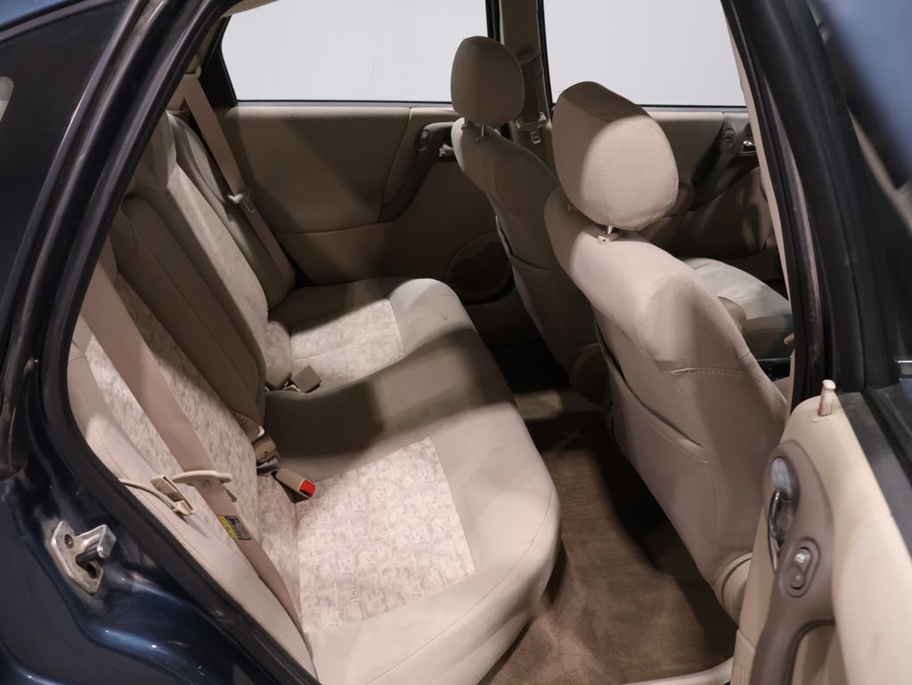 Used 2004 Saturn L-Series L300 image 19