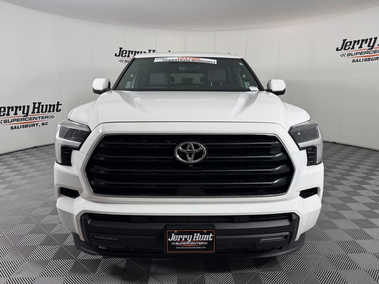 Used 2025 Toyota Sequoia SR5 AWD/4WD image 4