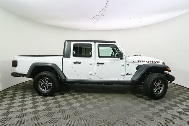 Used 2026 Jeep Gladiator Mojave AWD/4WD image 13
