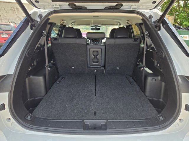 Used 2025 Mitsubishi Outlander AWD image 6