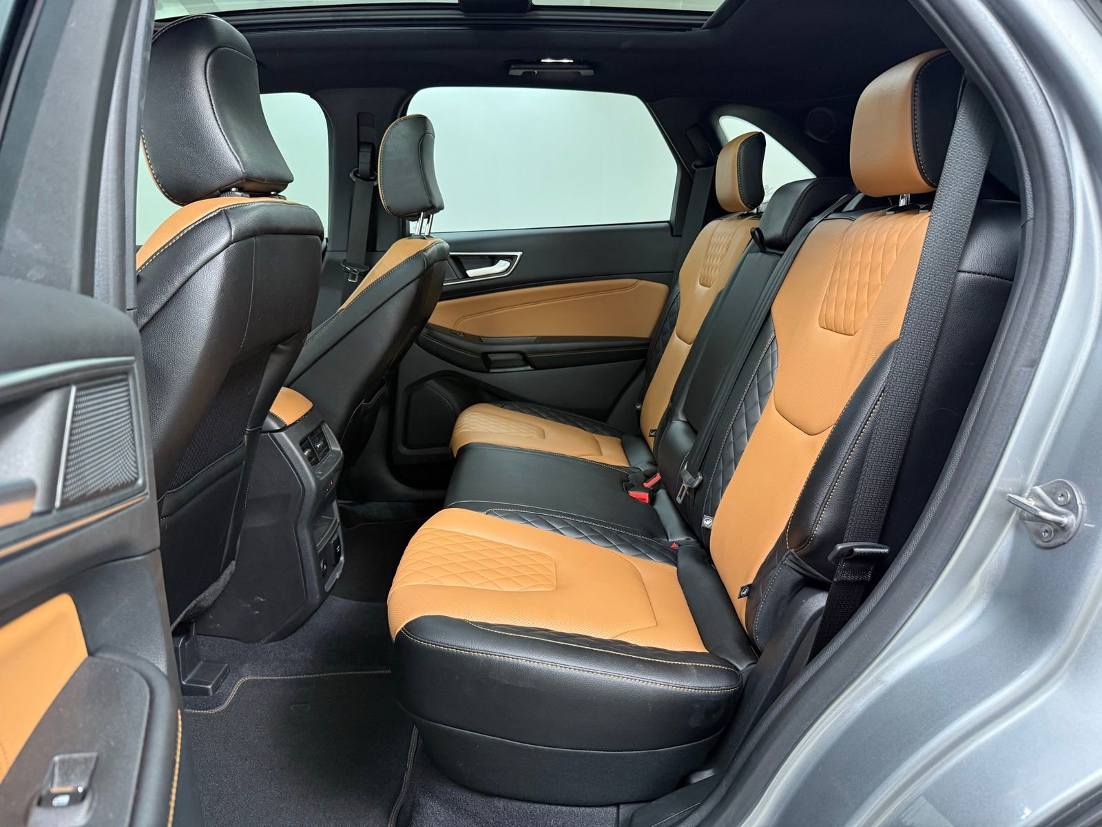 Used 2024 Ford Edge Titanium w/ Titanium Elite Package image 25