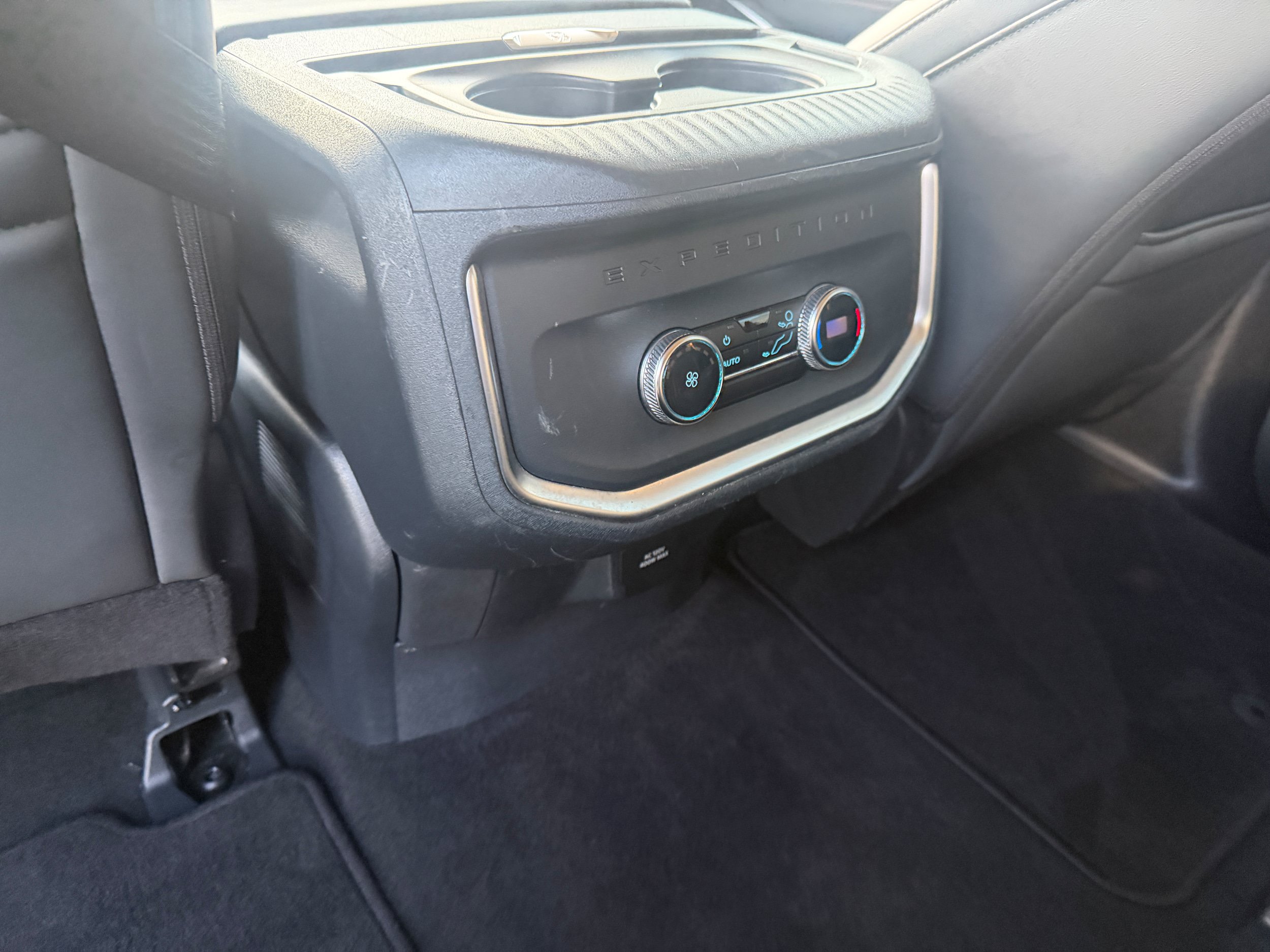 Certified 2025 Ford Expedition Active AWD/4WD image 14
