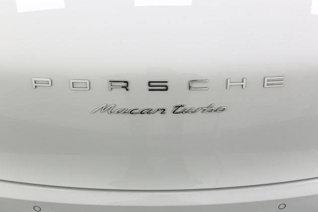 Used 2018 Porsche Macan Turbo image 10