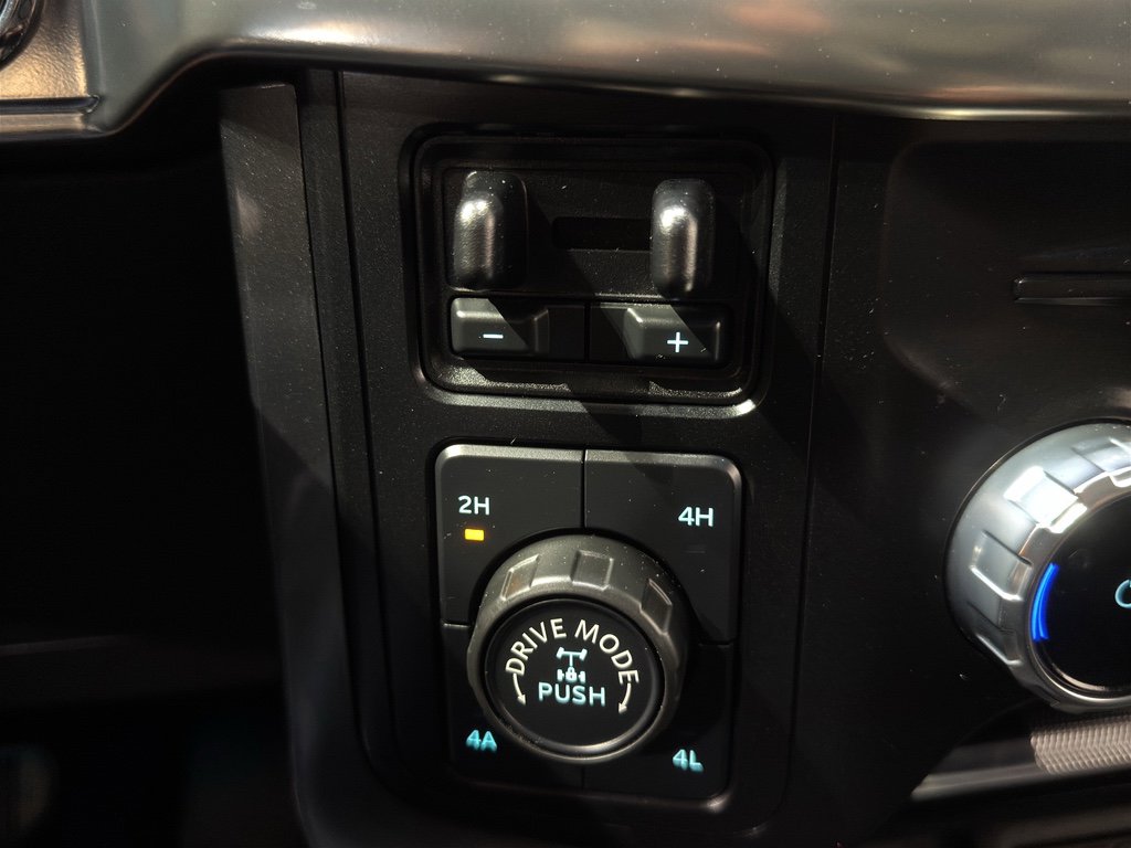 Used 2023 Ford F150 Lariat w/ Equipment Group 502A High image 33