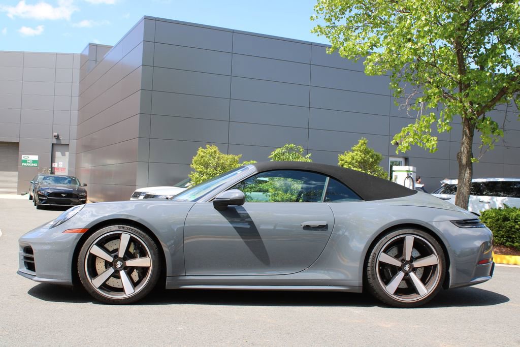 Used 2025 Porsche 911 Carrera S Cabriolet RWD image 6