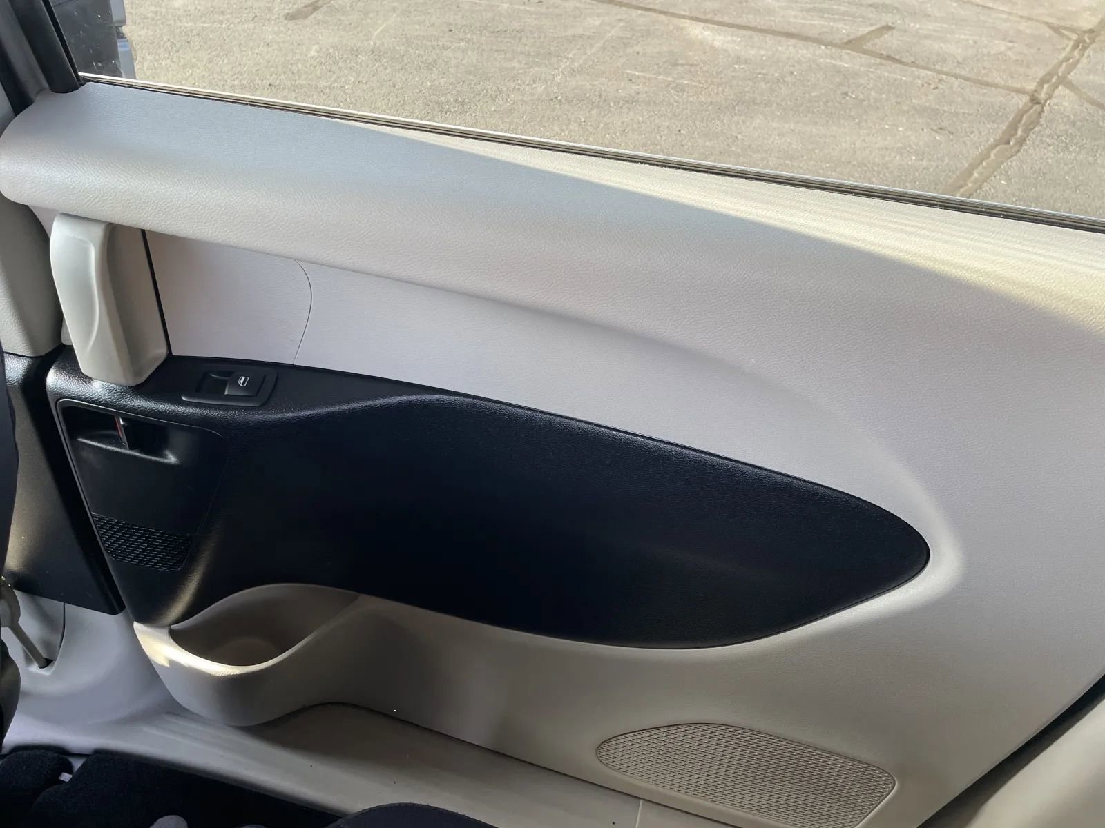 Used 2019 Chrysler Pacifica LX image 40