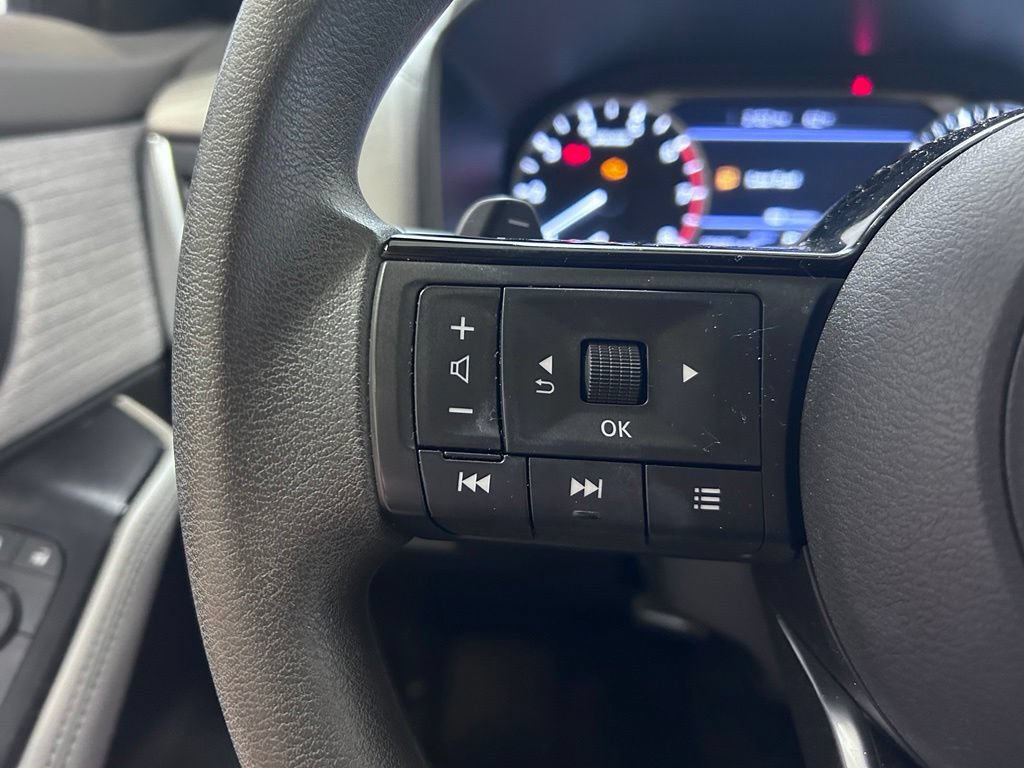 Used 2023 Nissan Rogue SV AWD/4WD image 9