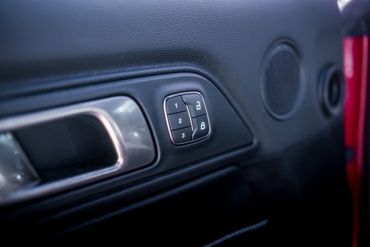 Used 2021 Ford Mustang Shelby GT500 w/ Technology Package image 15