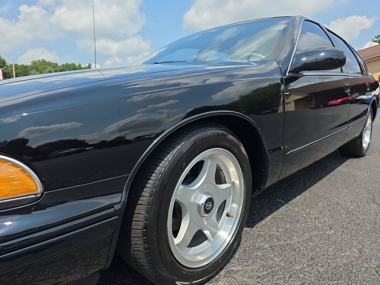 Used 1996 Chevrolet Impala SS RWD image 32