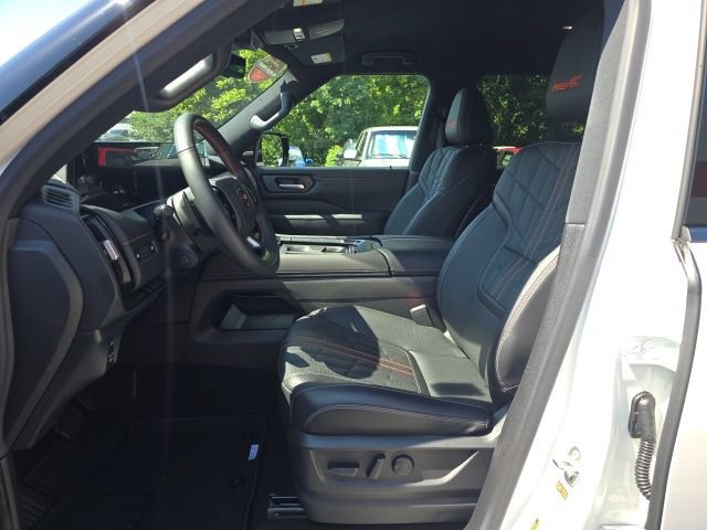 Used 2025 Nissan Armada PRO-4X AWD/4WD image 11