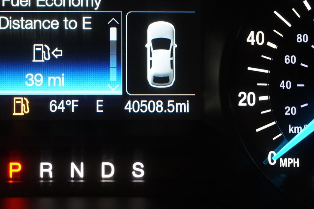 Used 2018 Ford Edge SE image 23