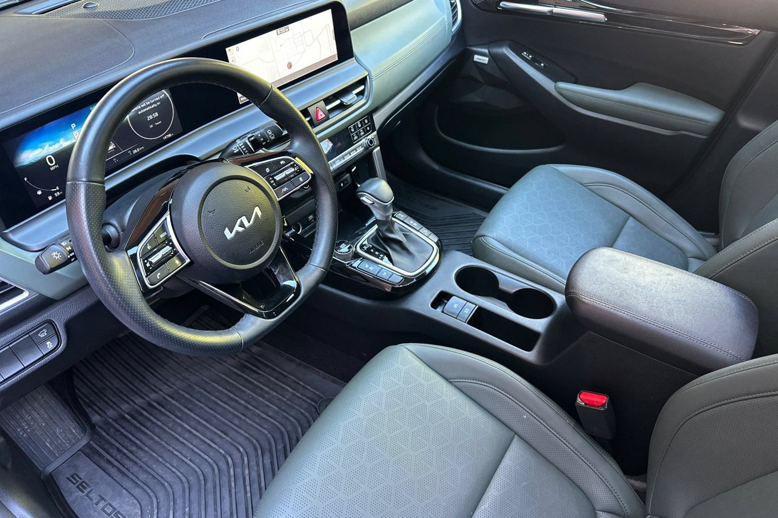 Used 2024 Kia Seltos SX w/ SX Sunroof Package AWD/4WD image 10