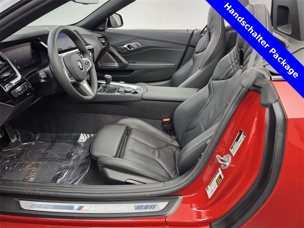 Used 2025 BMW Z4 M40i w/ Edition image 10