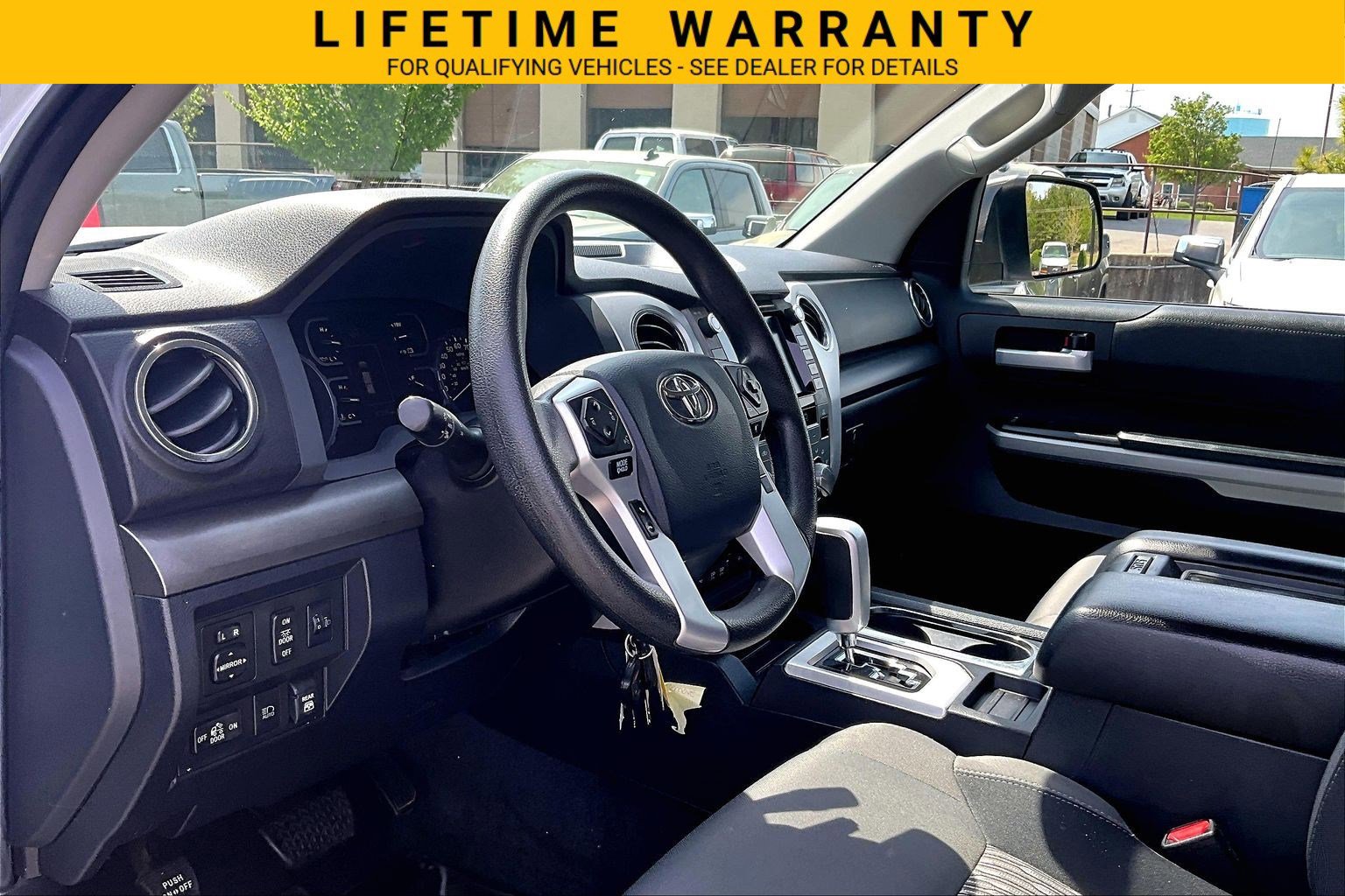 Used 2020 Toyota Tundra SR5 w/ SR5 Convenience Package AWD/4WD image 14