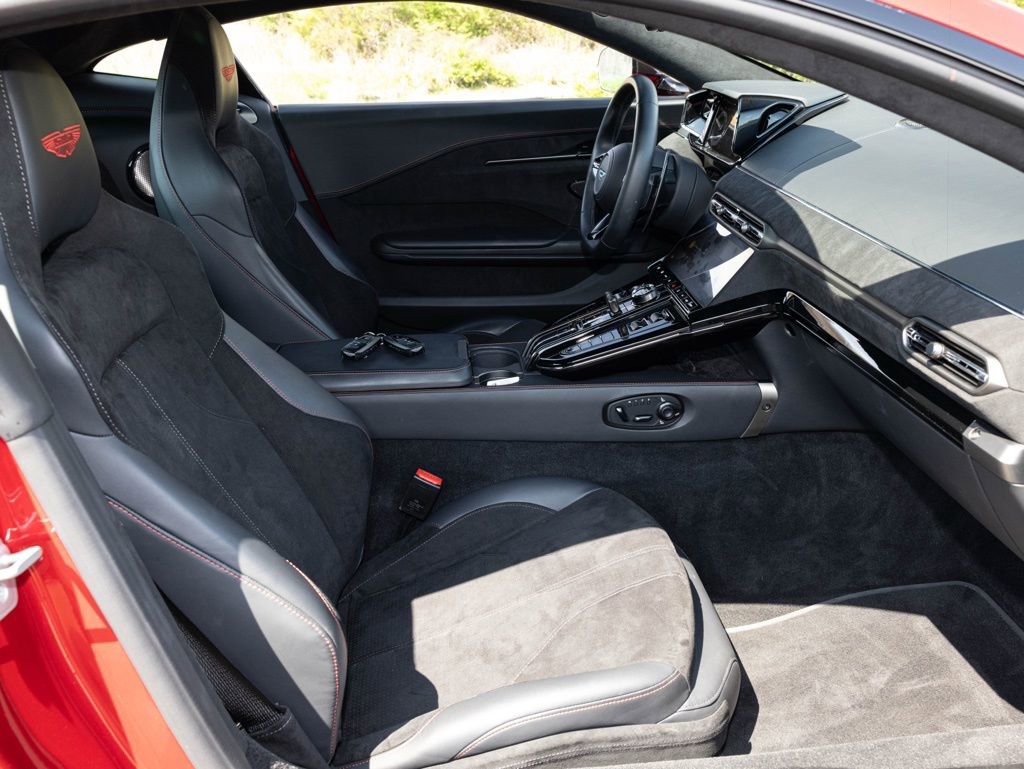 Used 2025 Aston Martin V8 Vantage Coupe image 49
