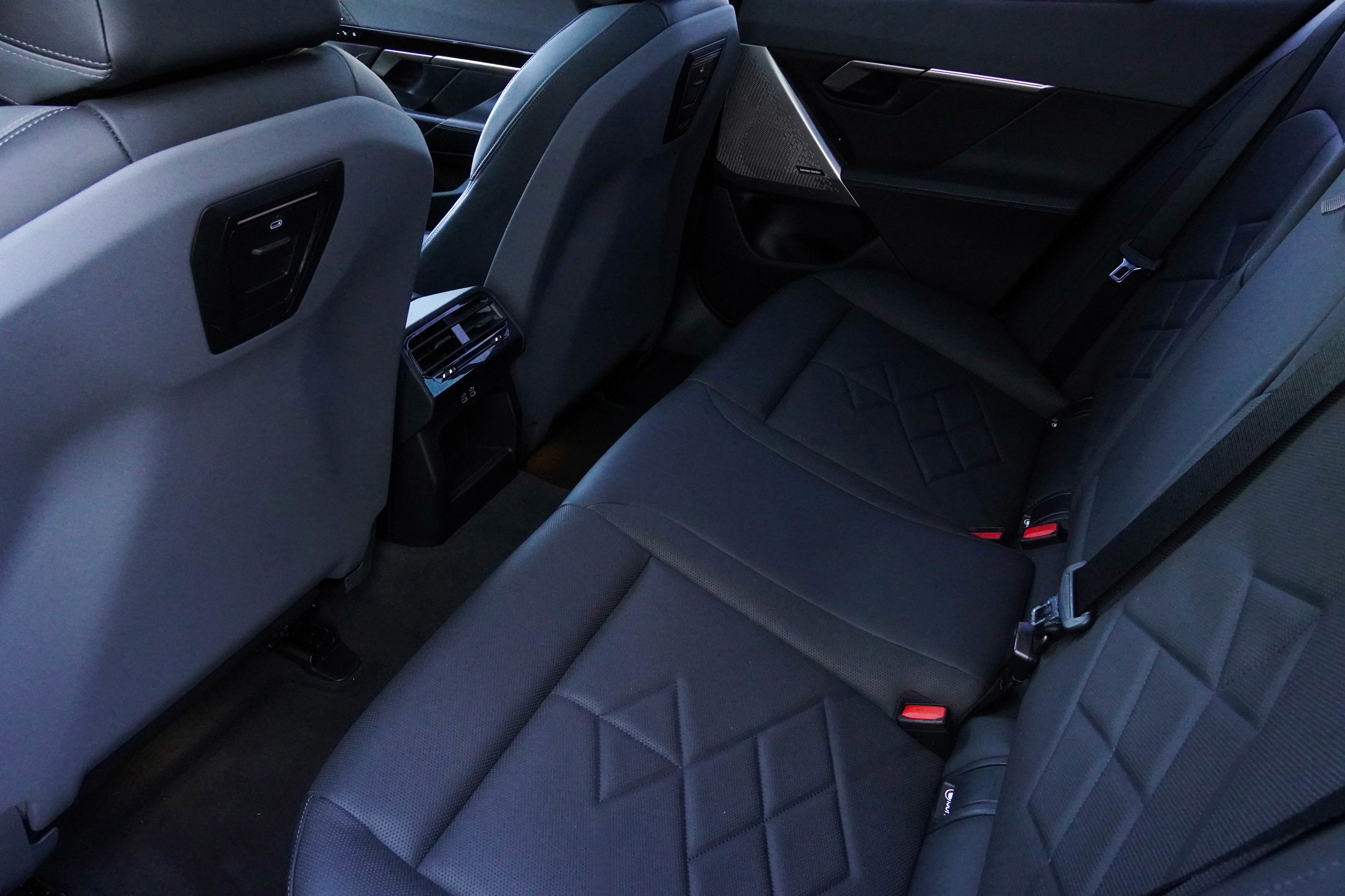 Certified 2024 BMW 530i w/ Executive Package image 36