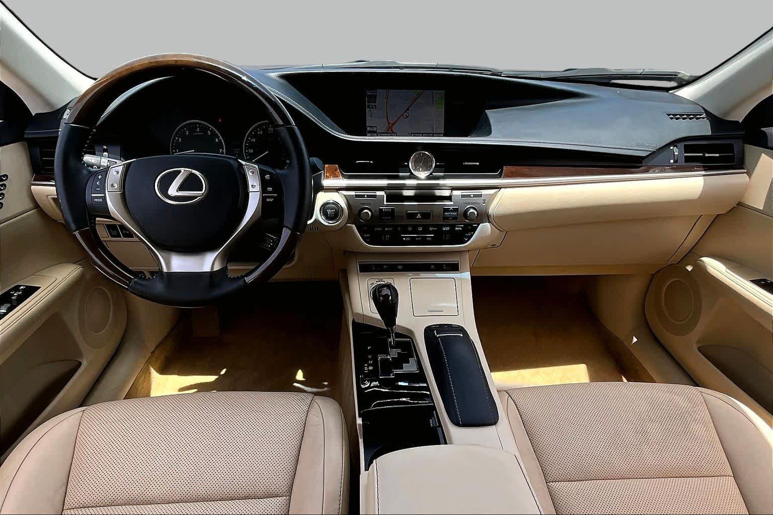Used 2014 Lexus ES 350 w/ Luxury Package FWD image 13