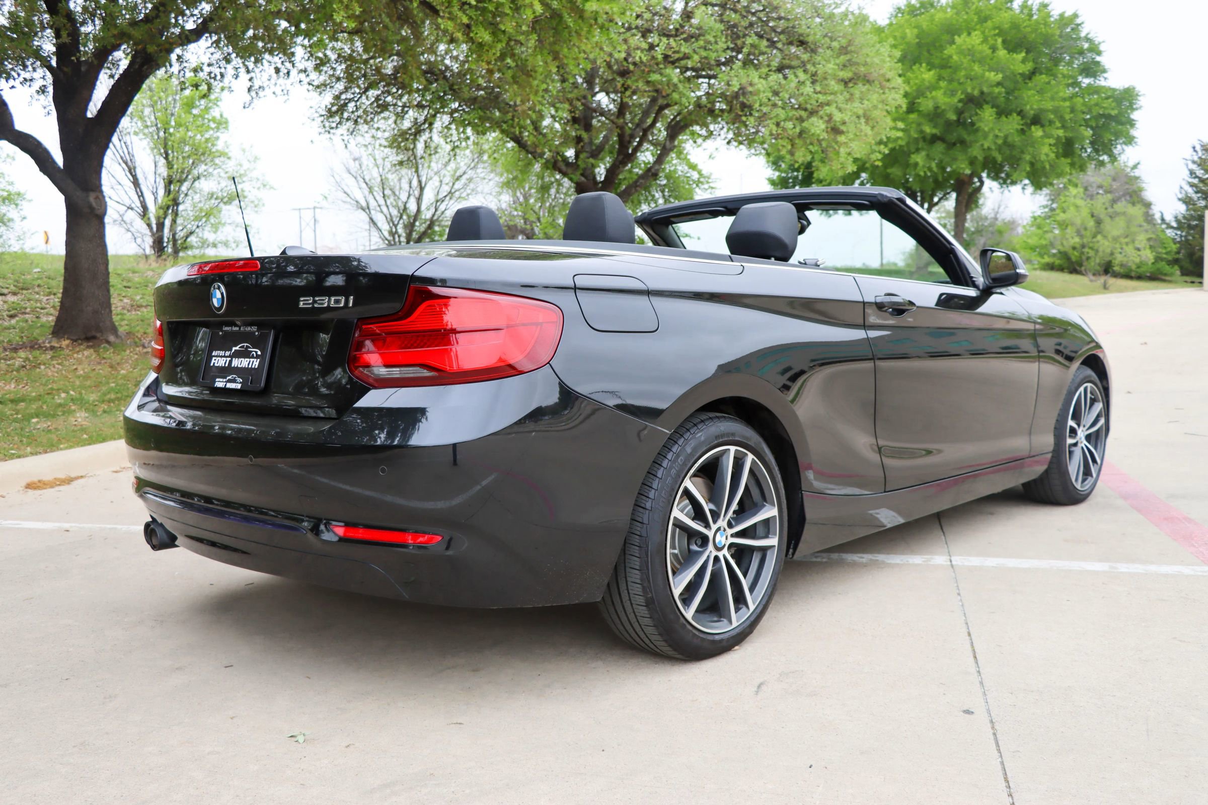 Used 2018 BMW 230i Convertible w/ Premium Package image 7