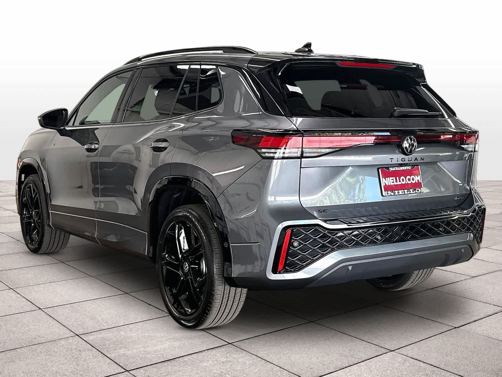 New 2026 Volkswagen Tiguan SE R-Line AWD/4WD image 3