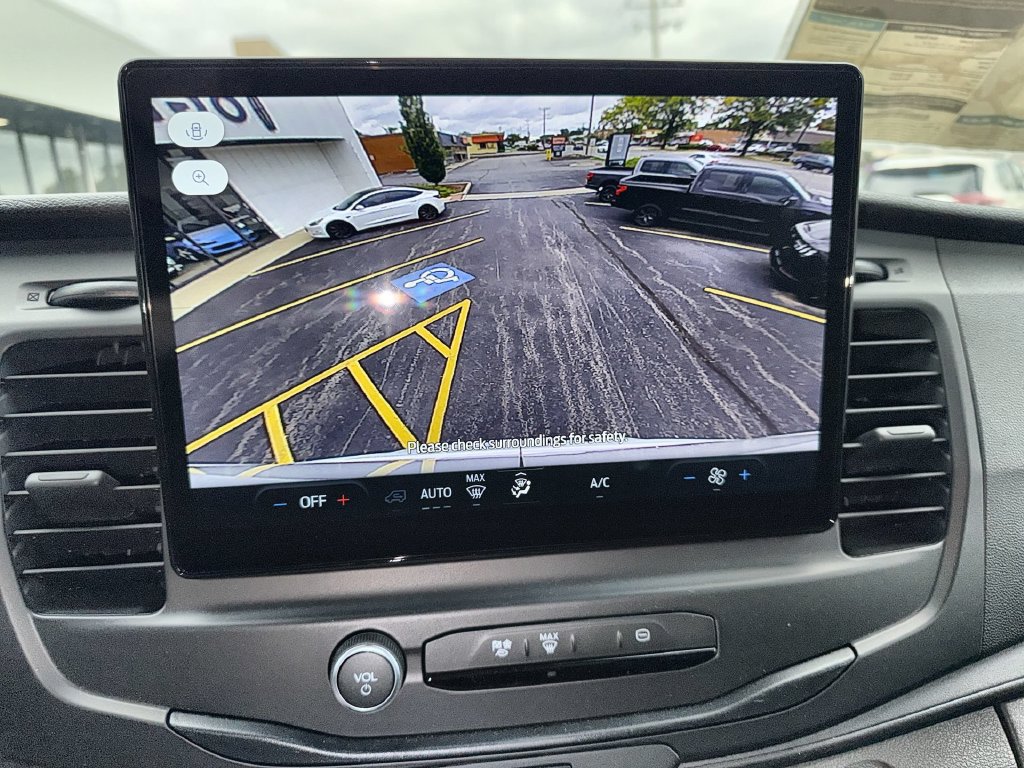 Used 2023 Ford E-Transit Medium Roof RWD image 25