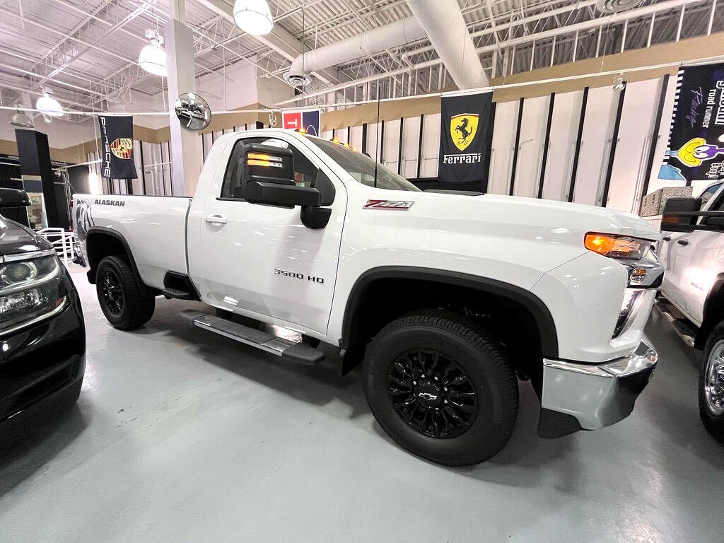 Used 2022 Chevrolet Silverado 3500 LT w/ Convenience Package image 8