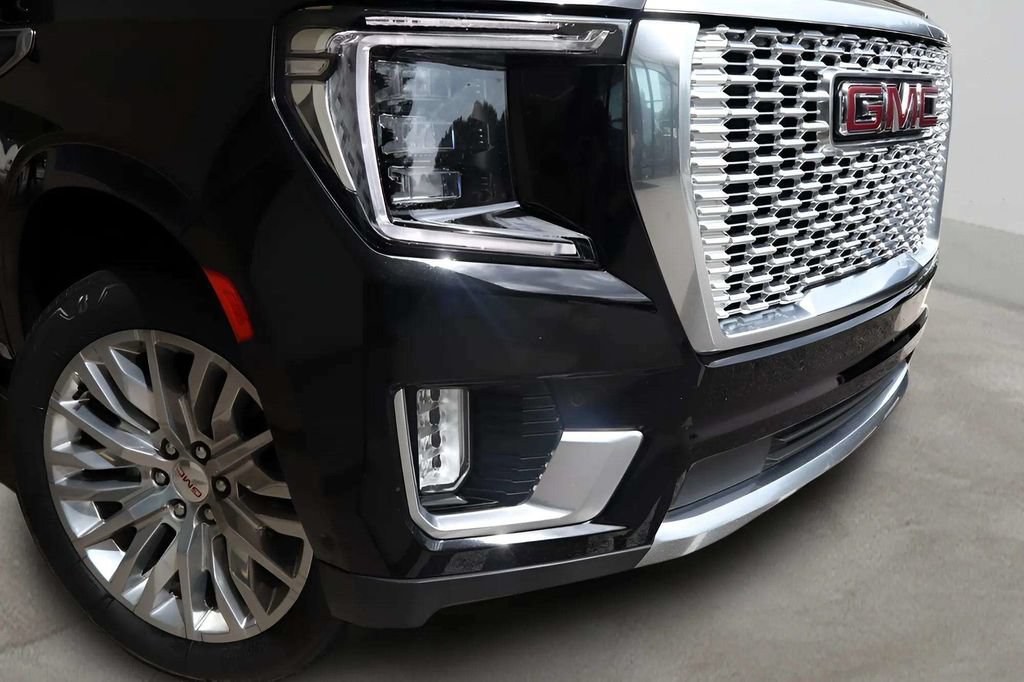 Used 2023 GMC Yukon XL Denali w/ Advanced Technology Package AWD/4WD image 31
