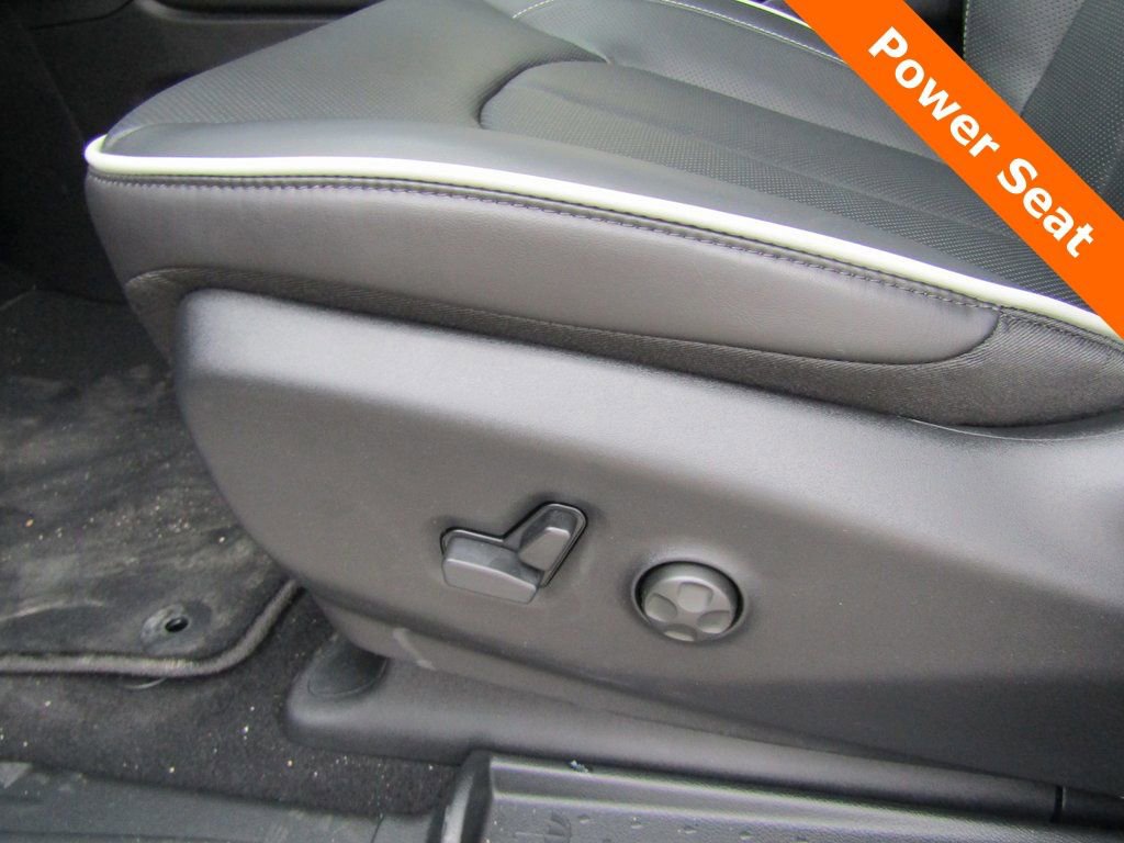 New 2026 Chrysler Pacifica Limited w/ S Appearance Package image 7