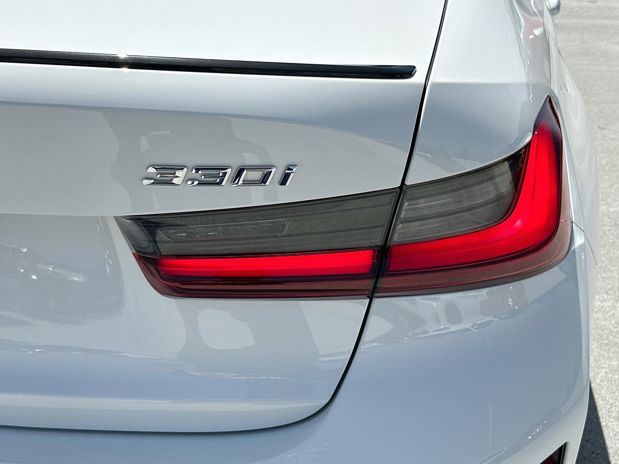 Used 2024 BMW 330i Sedan w/ M Sport Package RWD image 31