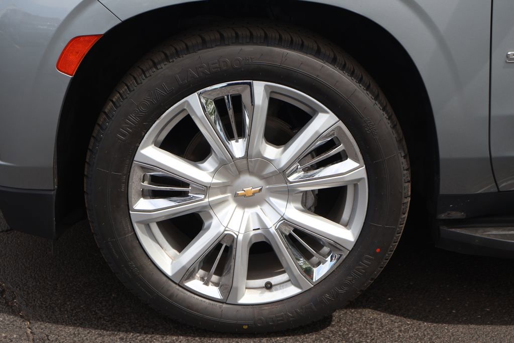 Used 2024 Chevrolet Suburban High Country w/ Max Trailering Package AWD/4WD image 11