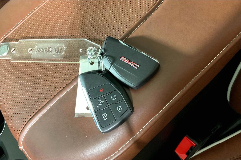 Used 2025 GMC Sierra 1500 Denali Ultimate image 14