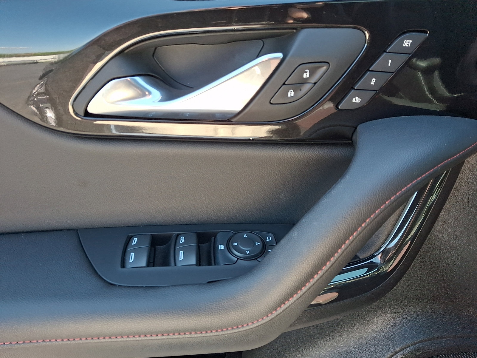 Certified 2025 Chevrolet Blazer RS w/ Driver Confidence II Package AWD/4WD image 12