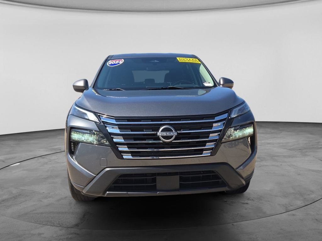 Used 2024 Nissan Rogue SV FWD image 4