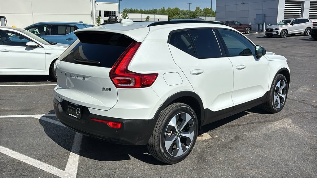 Certified 2026 Volvo XC40 B5 Plus AWD/4WD image 29