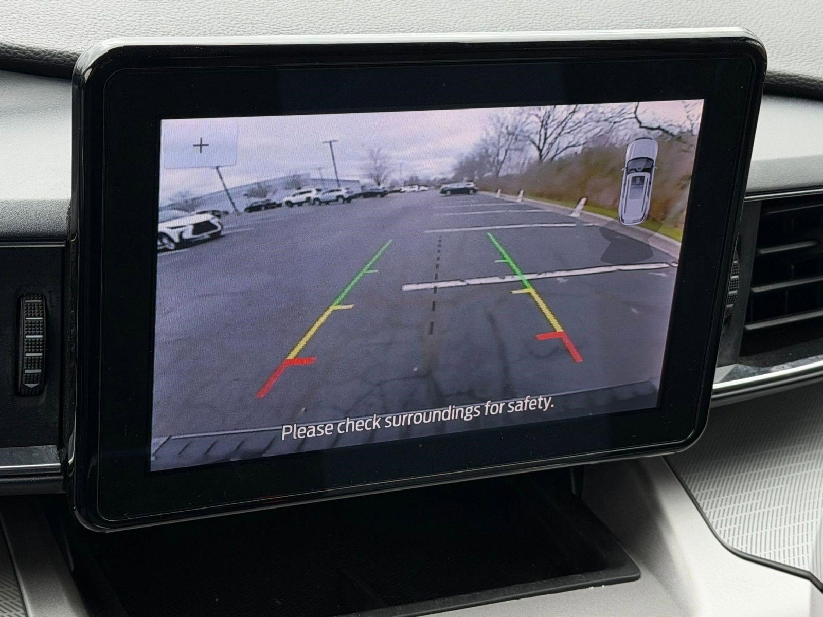 Used 2022 Ford Explorer XLT w/ Equipment Group 202A image 34