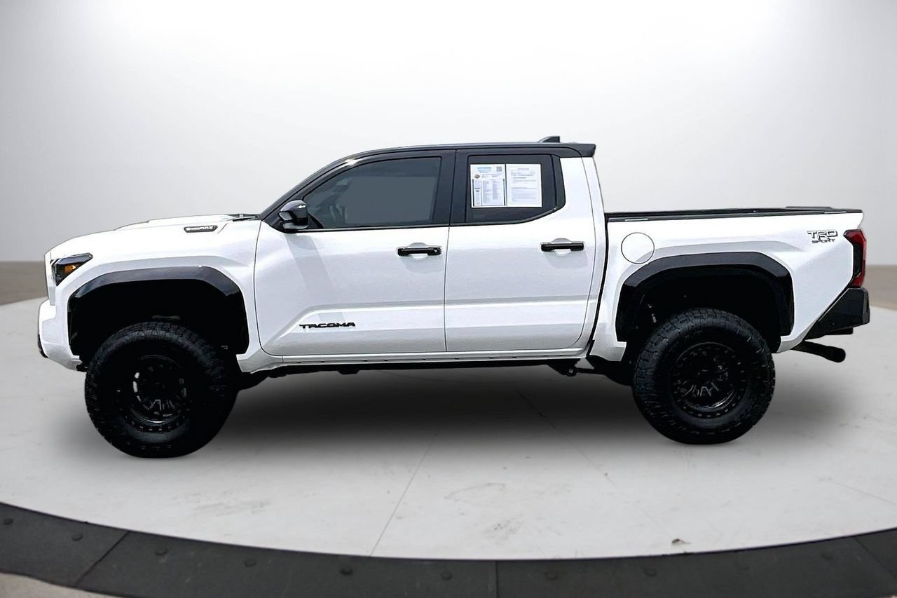 Used 2024 Toyota Tacoma TRD Sport AWD/4WD image 5