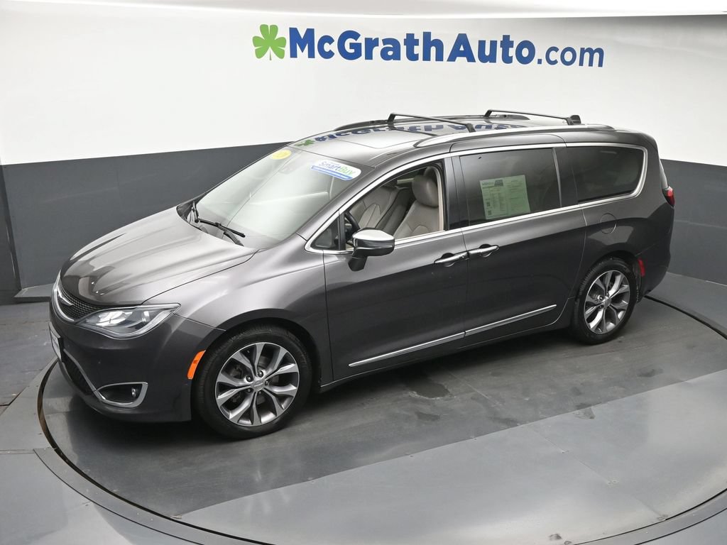 Used 2020 Chrysler Pacifica Limited w/ Tire & Wheel Group FWD image 25