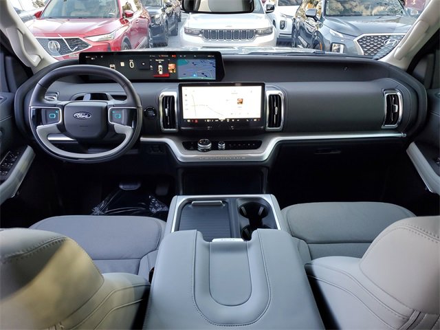 Used 2025 Ford Expedition Max Platinum w/ Driver's Package image 12