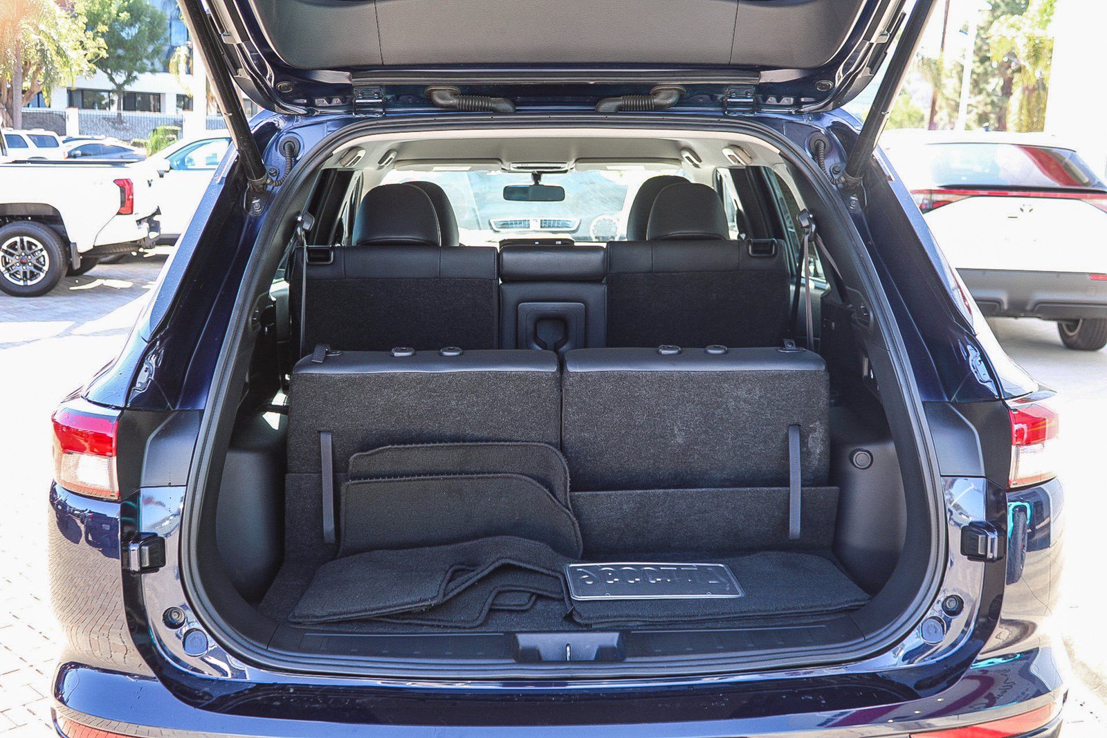 Used 2023 Mitsubishi Outlander SE AWD/4WD image 27