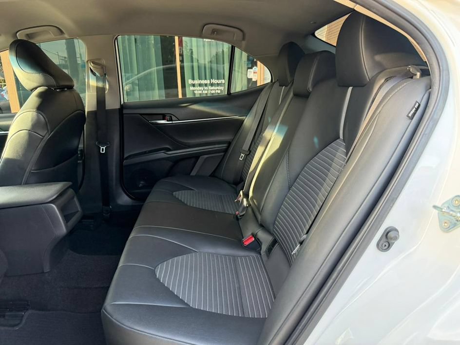 Used 2020 Toyota Camry SE FWD image 23