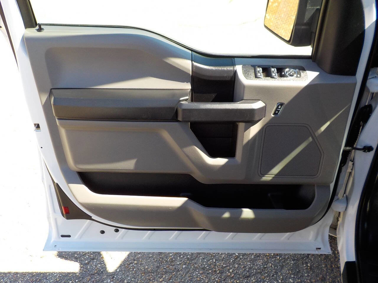 Used 2018 Ford F150 XL w/ Equipment Group 101A Mid AWD/4WD image 15