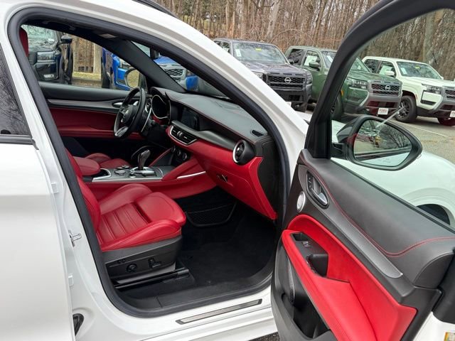Used 2021 Alfa Romeo Stelvio Ti Sport image 37