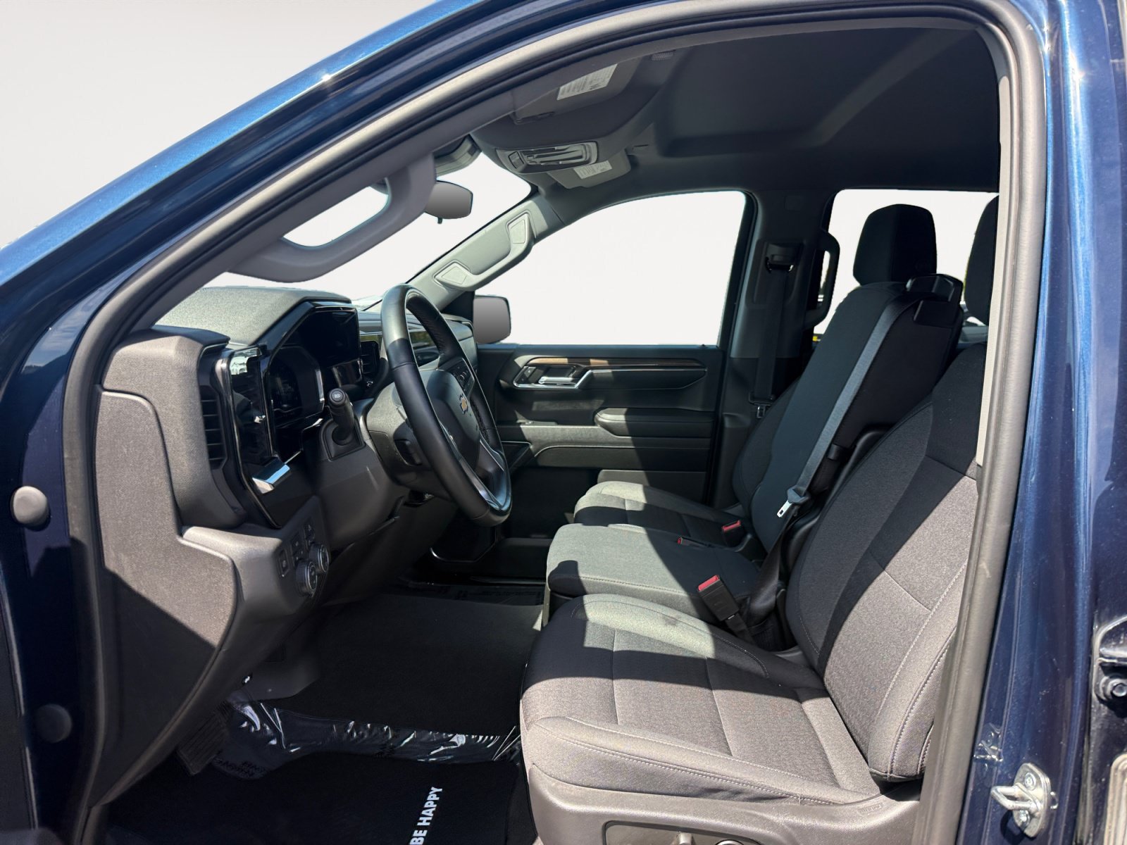 Used 2023 Chevrolet Silverado 1500 LT AWD/4WD image 10