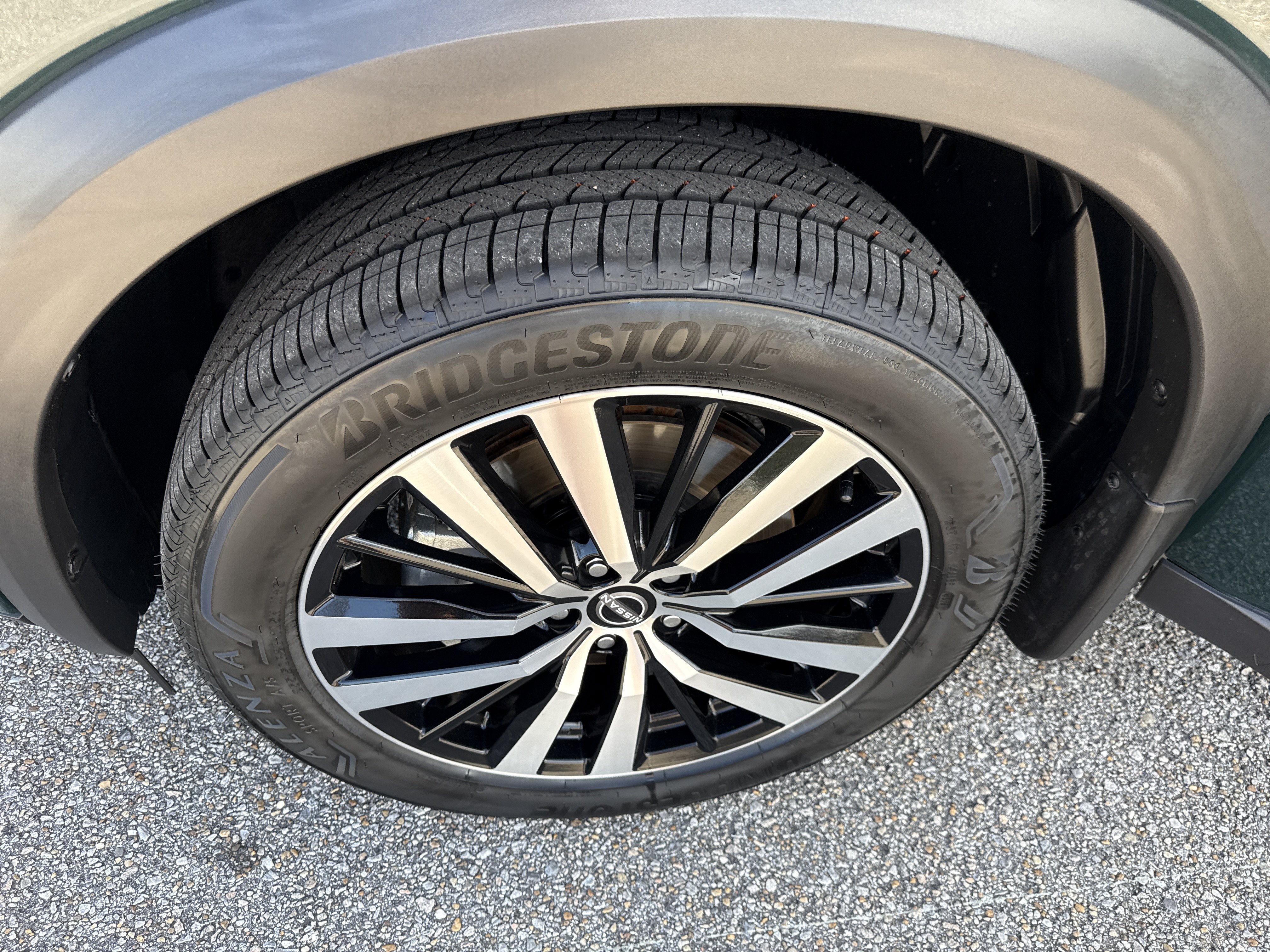 Used 2024 Nissan Pathfinder Platinum w/ Cargo Package FWD image 19