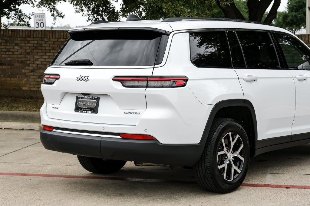 Used 2023 Jeep Grand Cherokee L Limited AWD/4WD image 17