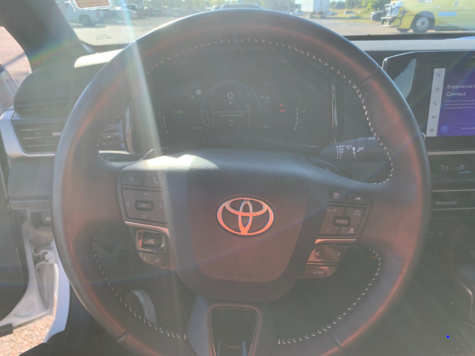Used 2025 Toyota Camry SE w/ Convenience Package FWD image 27