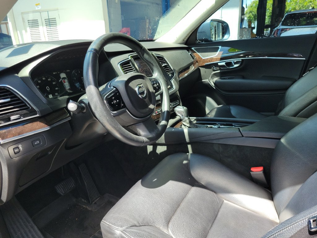 Used 2017 Volvo XC90 T6 Momentum w/ Vision Package AWD/4WD image 16
