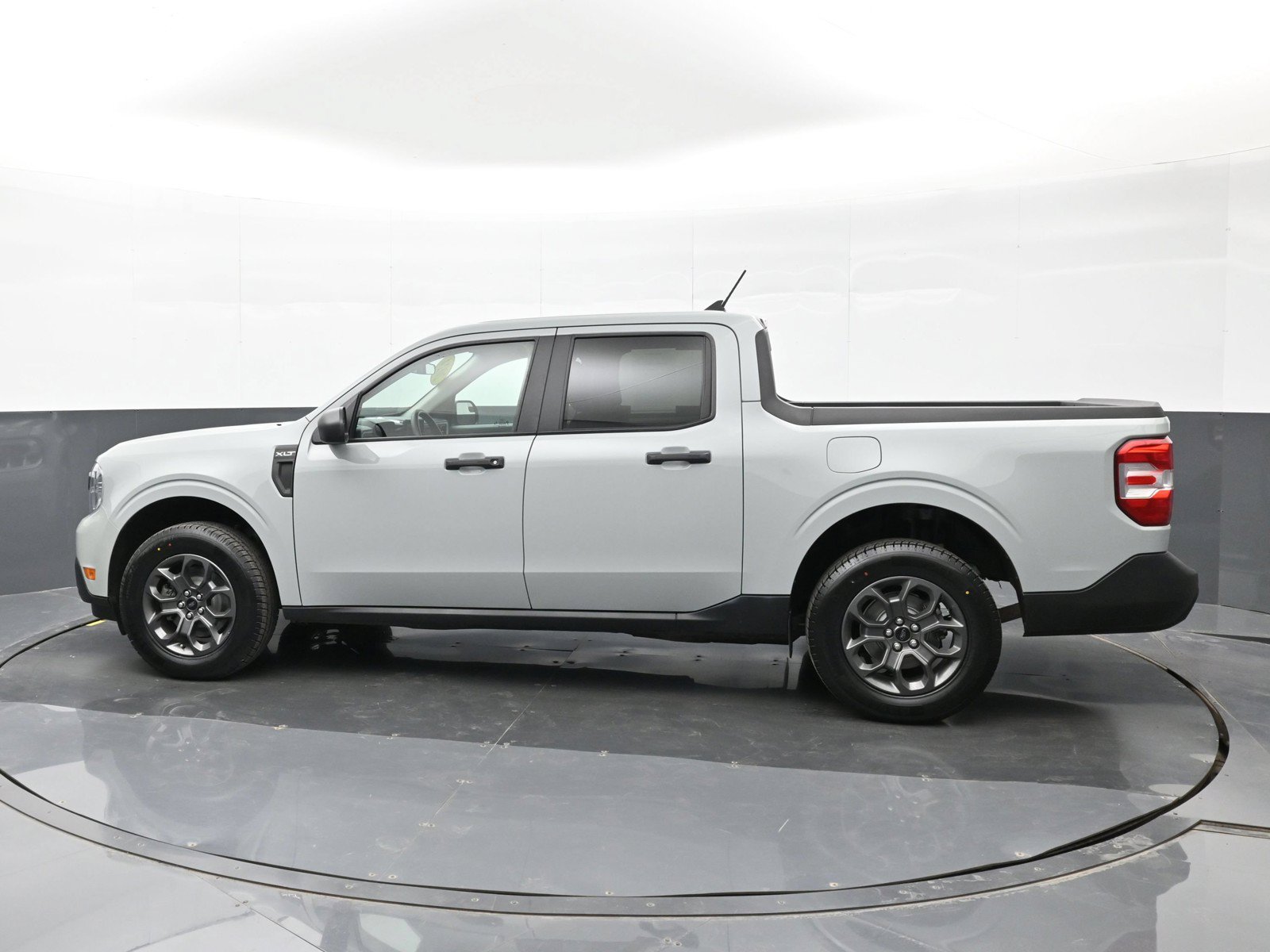 Used 2024 Ford Maverick XLT w/ Equipment Group 300A Standard AWD/4WD image 9