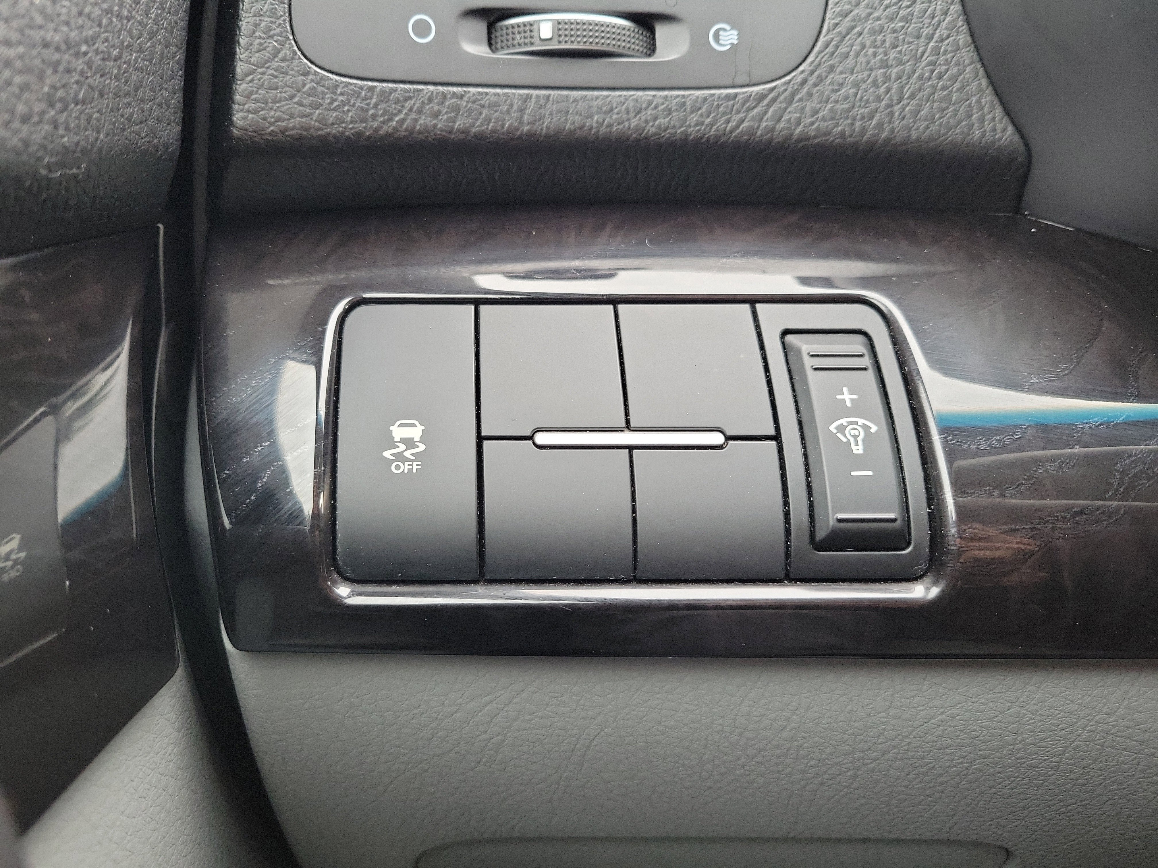 Used 2015 Kia Sorento LX image 24